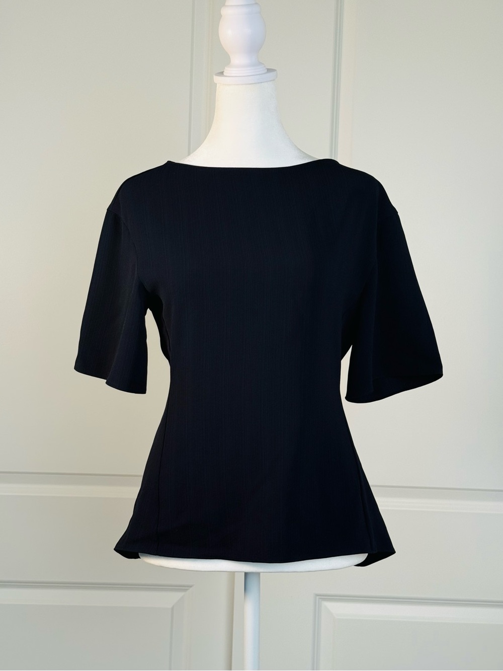 THEORY Textured Ribbed Short Sleeved Back Zip Top, Navy Blue, Women’s Size P